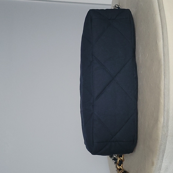 Chanel 19 Large Navy Blue Canvas - Picture 4 of 8